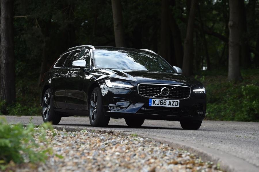  Volvo V90 D4 R-Deisgn 2017 года  (UK) (фото 36 из 40)